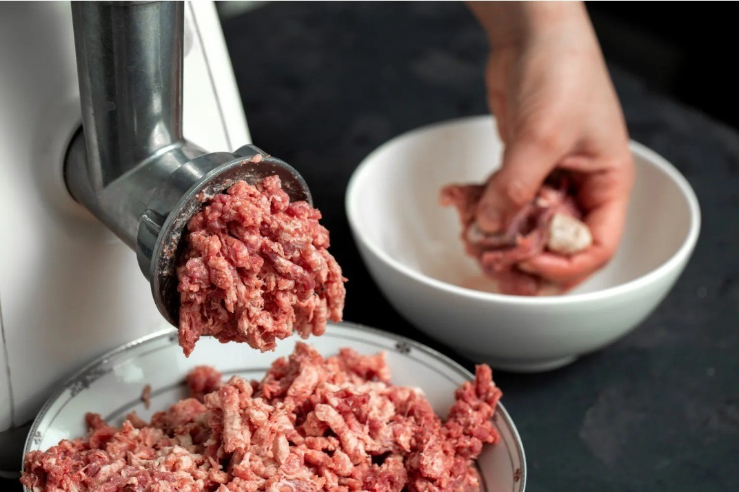 Mengapa Usaha Penggilingan Daging Perlu Sertifikasi Halal?