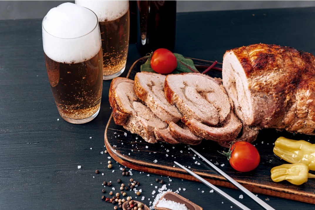 Apakah Restoran Halal Boleh Menjual Alkohol dan Daging Babi?